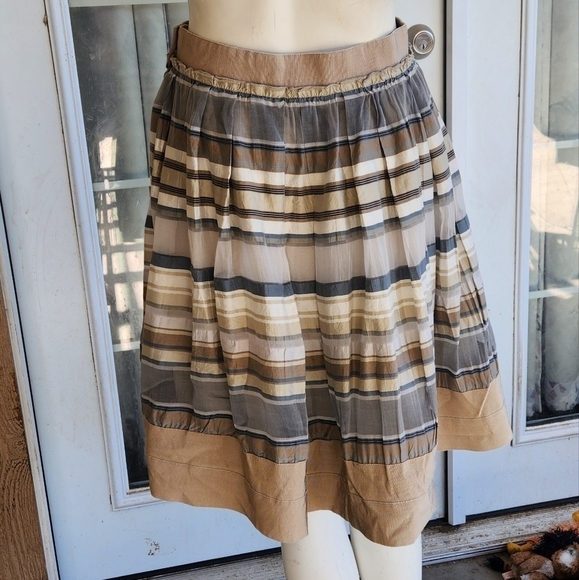 LIDA BADAY Knee-Length Skirt - Picture 3 of 3